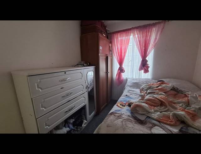 3 BEDROOM FREEHOLD FOR SALE IN WOODLANDS